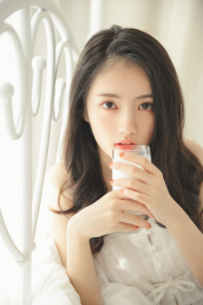 女儿今夜以身相报父亲养育之恩